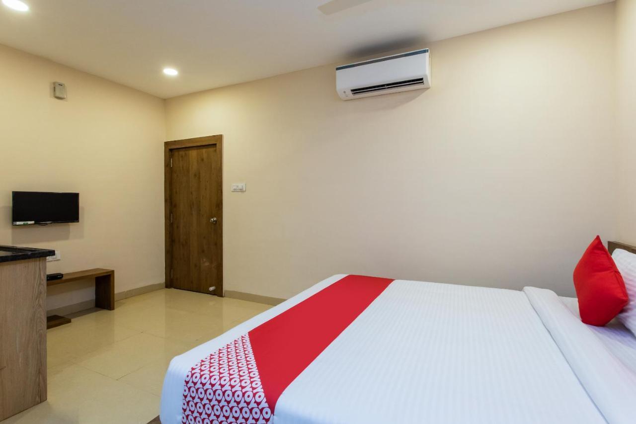Collection O 8267 Galaxy Inn Kochi Dış mekan fotoğraf