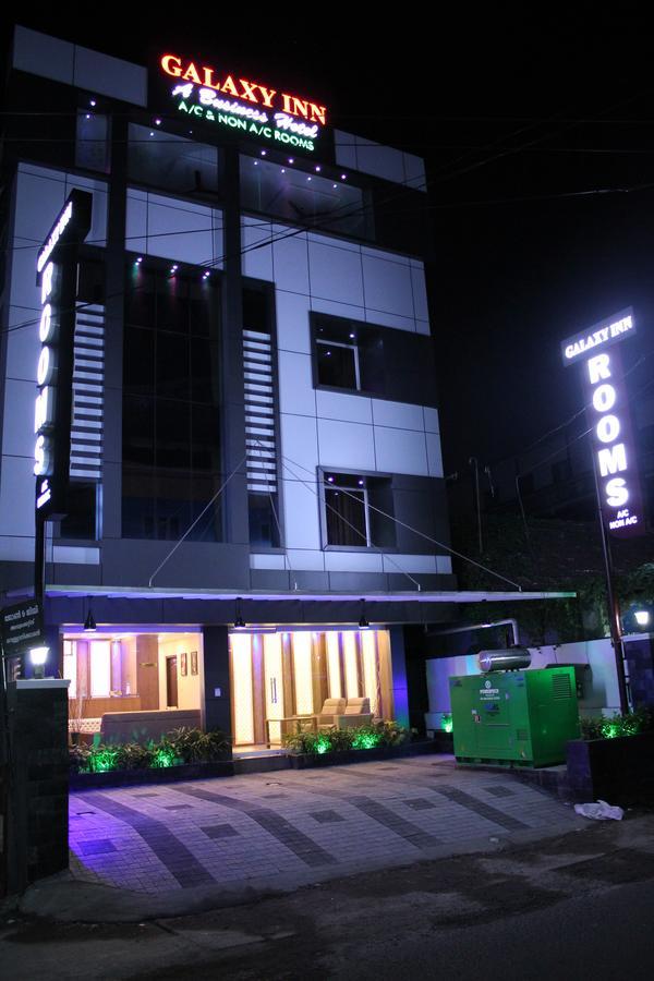 Collection O 8267 Galaxy Inn Kochi Dış mekan fotoğraf