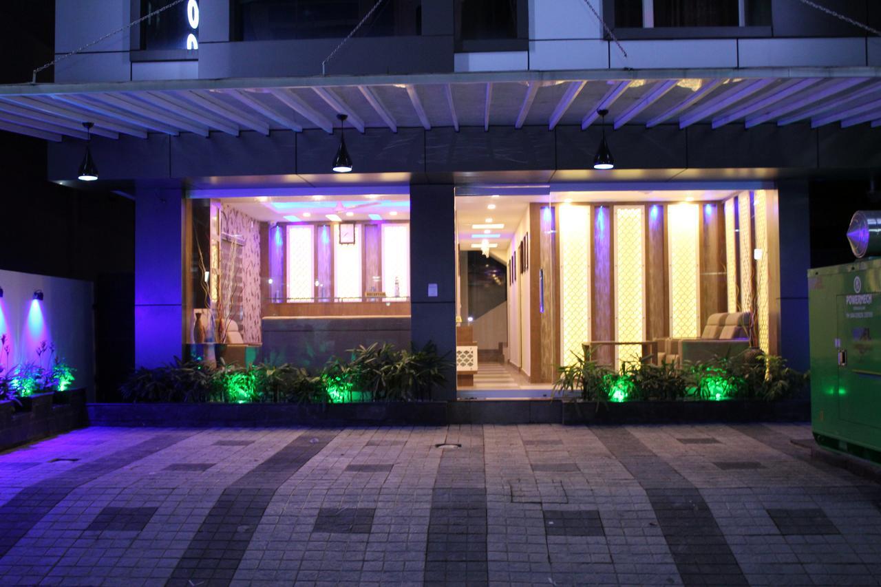Collection O 8267 Galaxy Inn Kochi Dış mekan fotoğraf