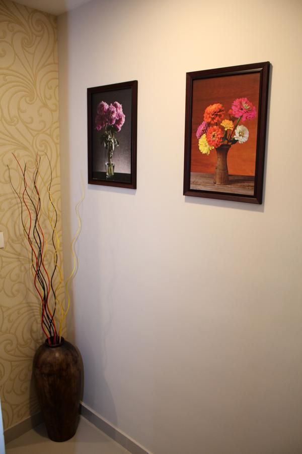Collection O 8267 Galaxy Inn Kochi Dış mekan fotoğraf
