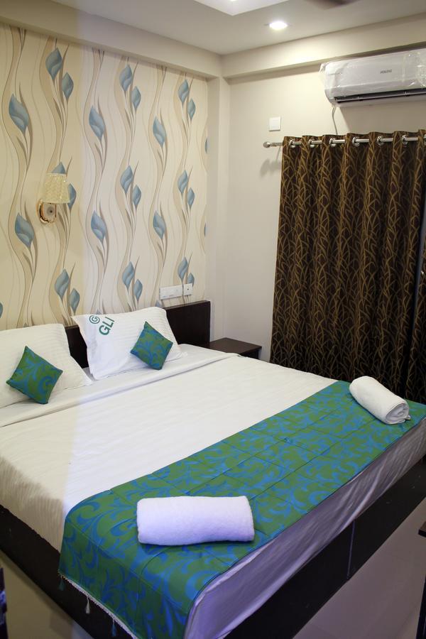 Collection O 8267 Galaxy Inn Kochi Dış mekan fotoğraf