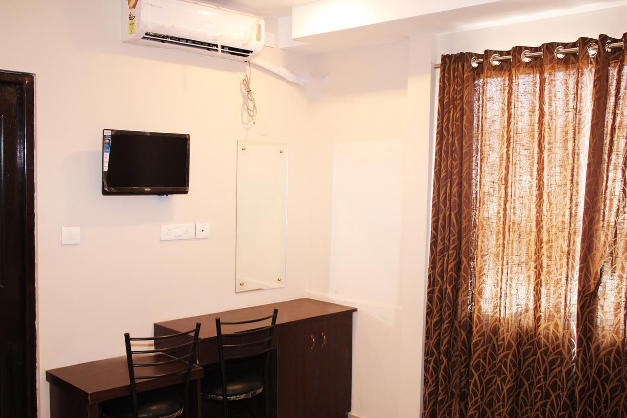 Collection O 8267 Galaxy Inn Kochi Dış mekan fotoğraf