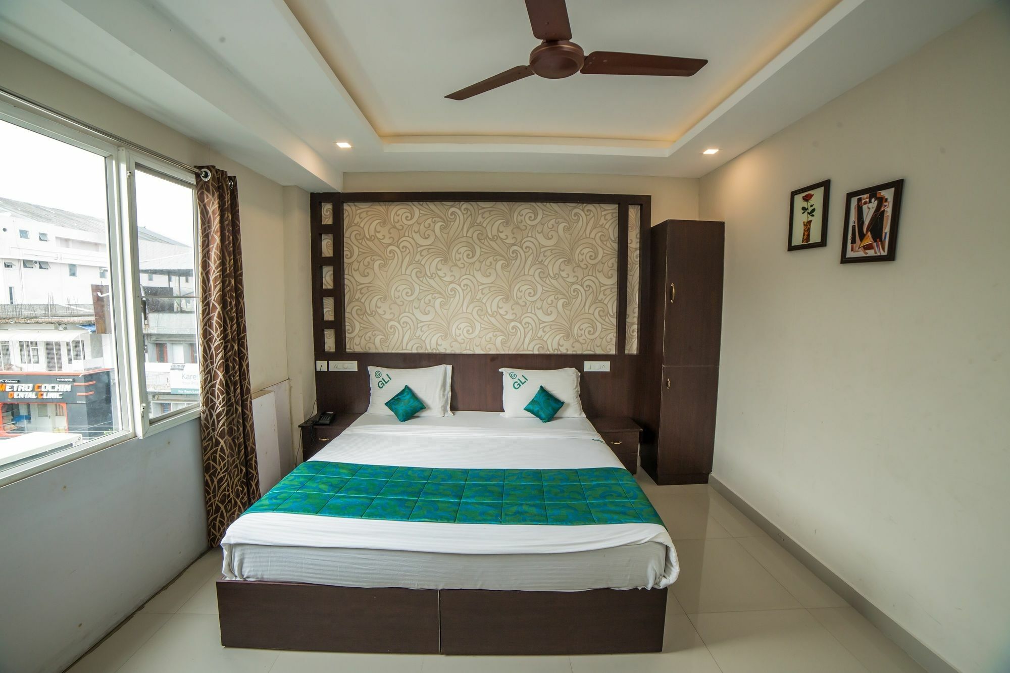 Collection O 8267 Galaxy Inn Kochi Dış mekan fotoğraf